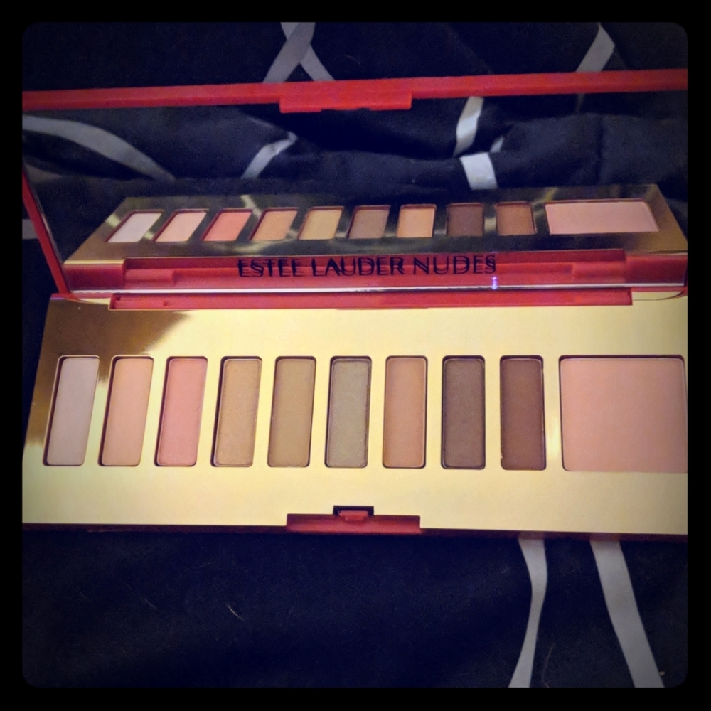 Estee Lauder holiday eye and cheek palette